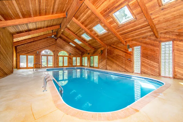 $589,000 | 717 Westridge Road, Joliet, IL 60431