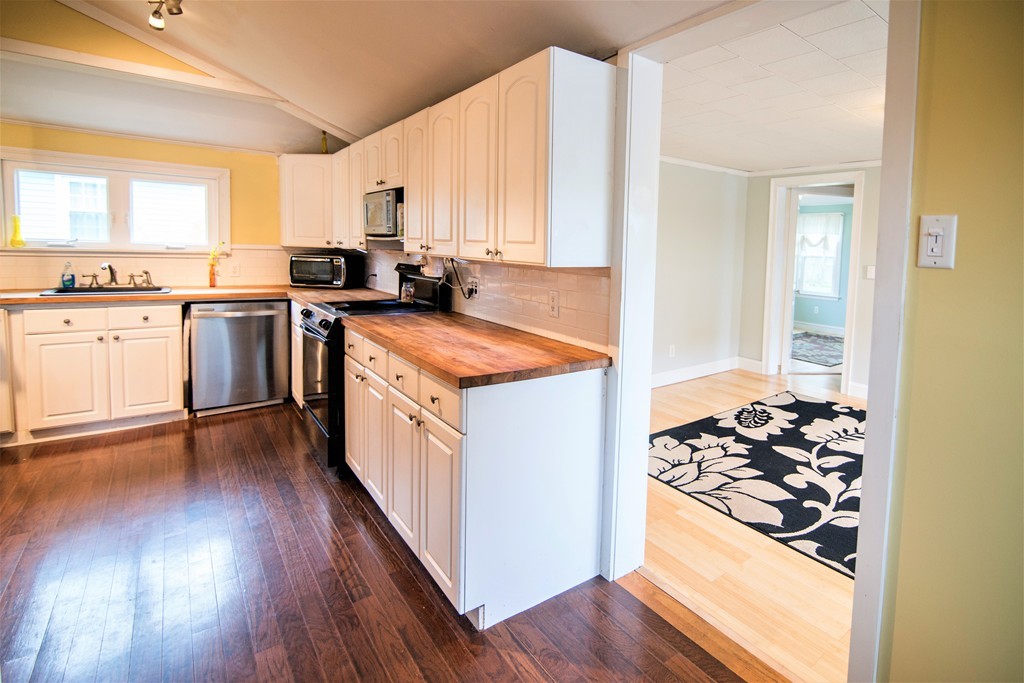 7 Cogswell Road North Reading, MA 01864 - Photo 4 of 29 Gallery Image 4