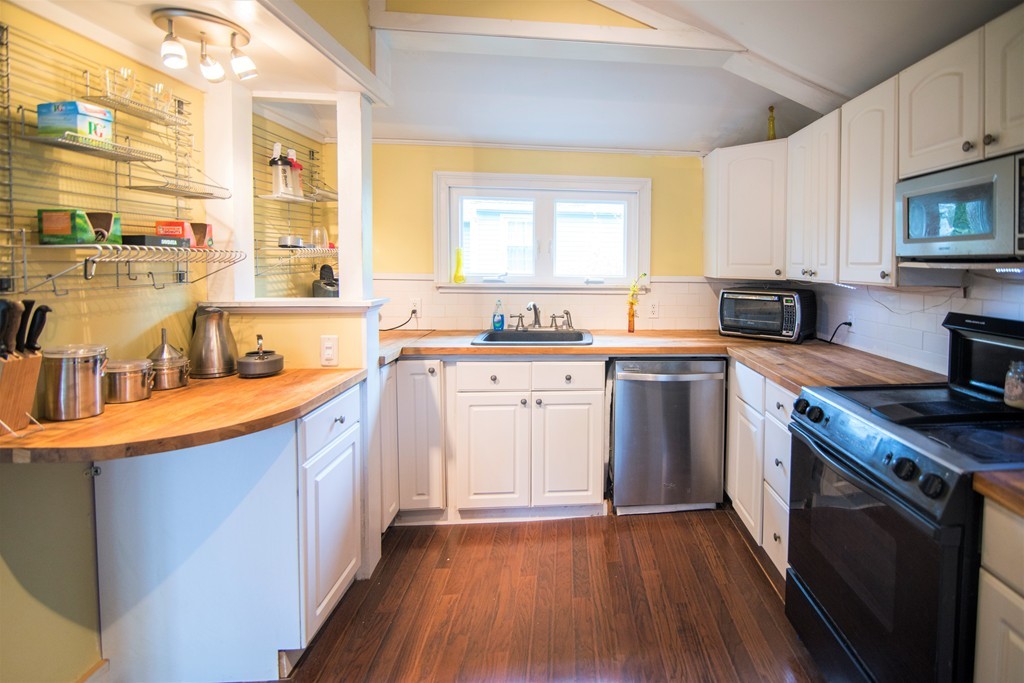 7 Cogswell Road North Reading, MA 01864 - Photo 6 of 29 Gallery Image 6