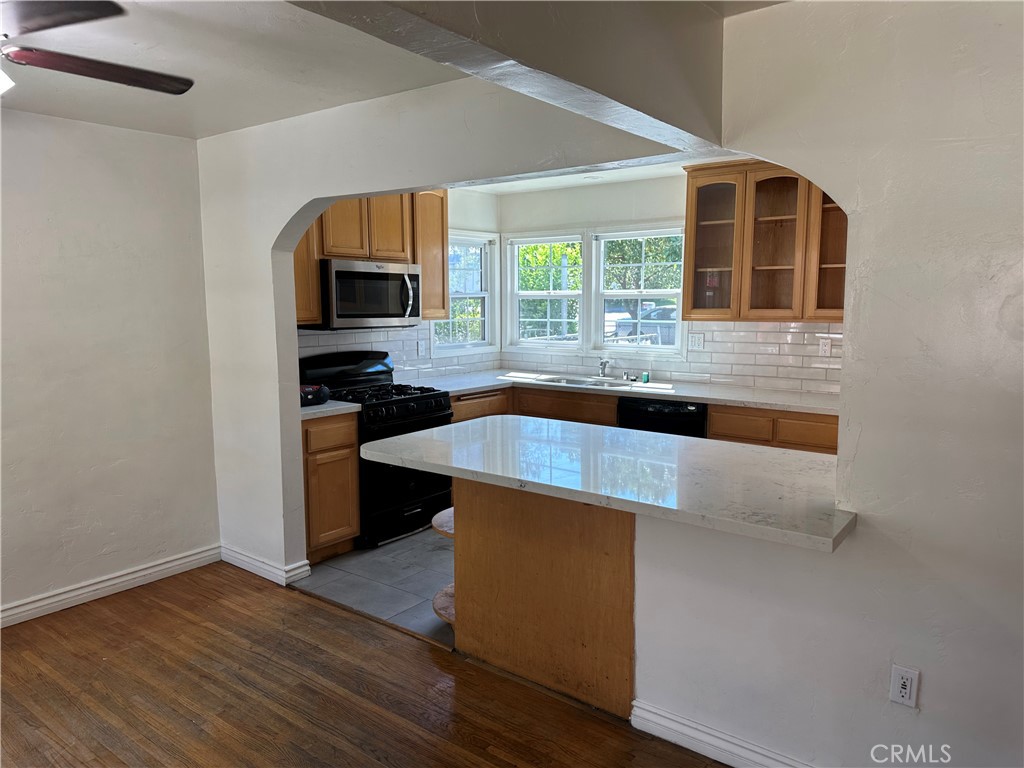 3432 Russell Street Riverside, CA 92501 - Photo 9 of 26 Kitchen