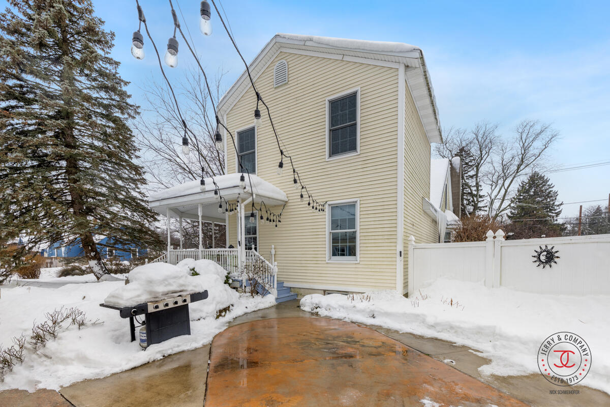 499 Graafschap Road Holland, MI 49423 - Photo 5 of 35 IMG_1004
