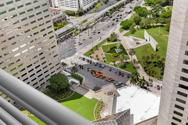 $2,775 | 335 South Biscayne Boulevard, Unit 3904, Miami, FL 33131