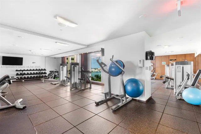 $2,775 | 335 South Biscayne Boulevard, Unit 3904, Miami, FL 33131