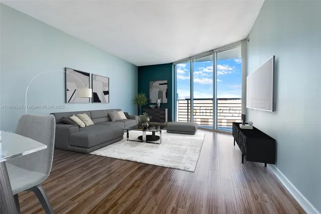 $2,775 | 335 South Biscayne Boulevard, Unit 3904, Miami, FL 33131