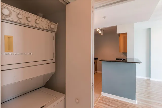 $2,775 | 335 South Biscayne Boulevard, Unit 3904, Miami, FL 33131