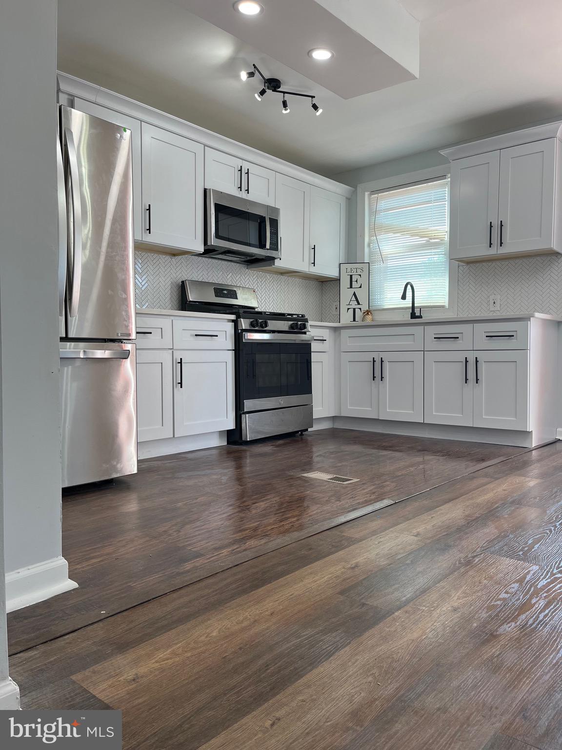 1132 South Merrimac Road Camden, NJ 08104 - Photo 5 of 26