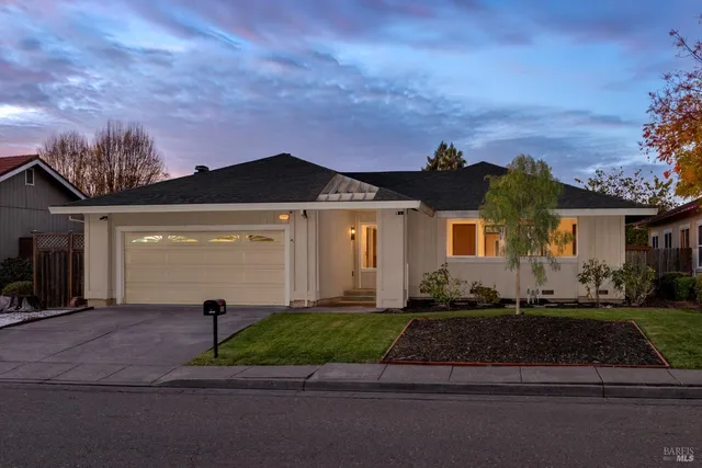 $679,000 | 1068 San Francisco Way, Rohnert Park, CA 94928