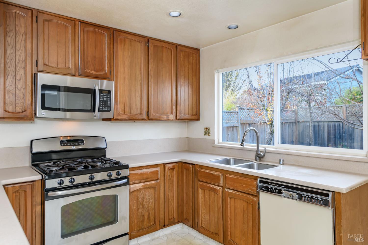 1068 San Francisco Way Rohnert Park, CA 94928 - Photo 15 of 32