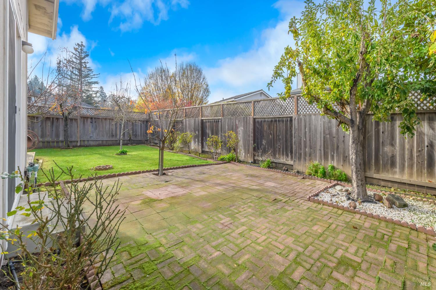 1068 San Francisco Way Rohnert Park, CA 94928 - Photo 24 of 32 Backyard Brick Patio & Grass Turf