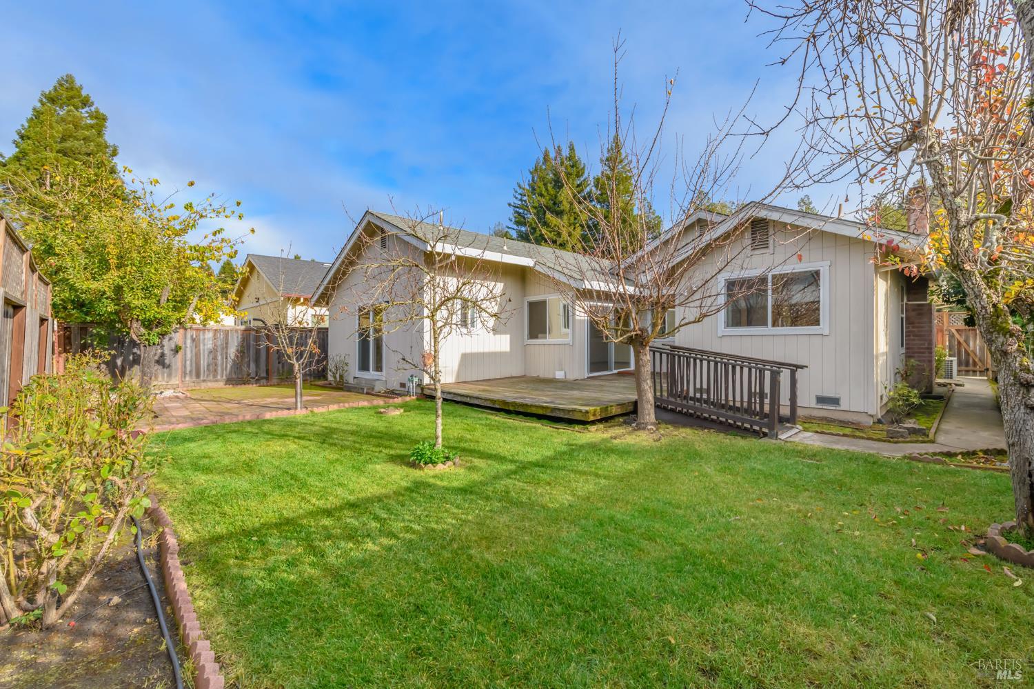 1068 San Francisco Way Rohnert Park, CA 94928 - Photo 4 of 32