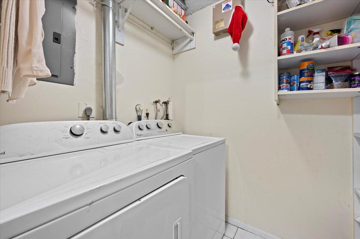 19309 Carolina Circle Boca Raton, FL 33434 - Photo 15 of 30 a bathroom with a sink and a mirror