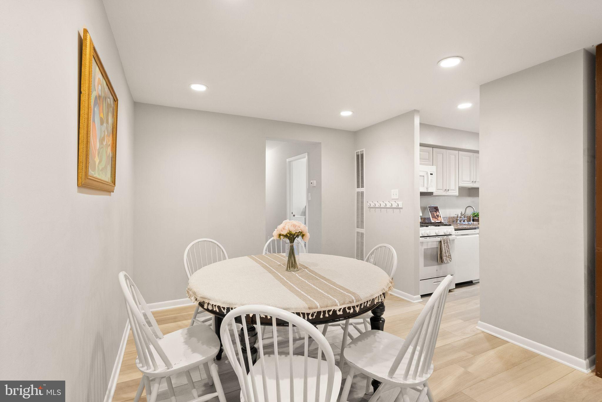 11200 Chestnut Grove Square, Unit 302 Reston, VA 20190 - Photo 3 of 26