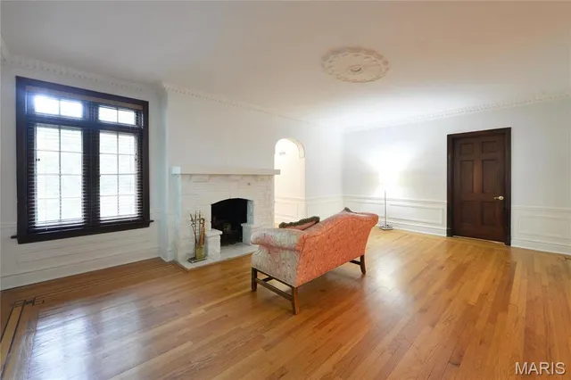 $3,150 | 7574 York Drive, Clayton, MO 63105