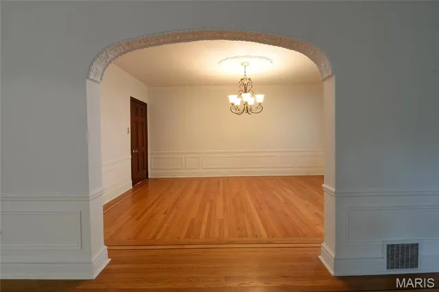 $3,150 | 7574 York Drive, Clayton, MO 63105