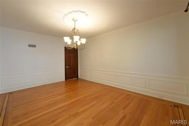 $3,150 | 7574 York Drive, Clayton, MO 63105