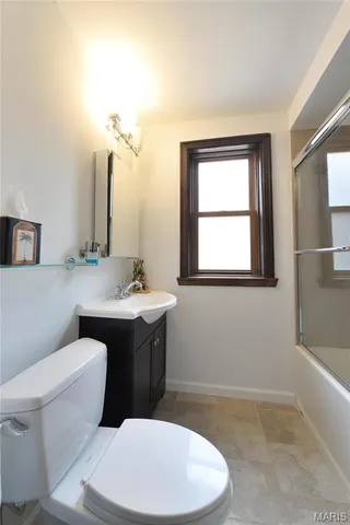 $3,150 | 7574 York Drive, Clayton, MO 63105