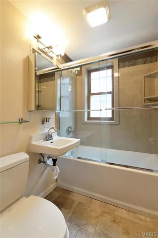 $3,150 | 7574 York Drive, Clayton, MO 63105