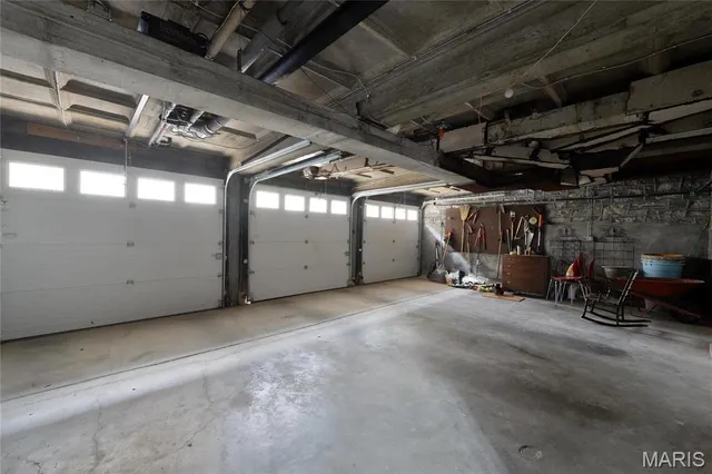 $3,150 | 7574 York Drive, Clayton, MO 63105