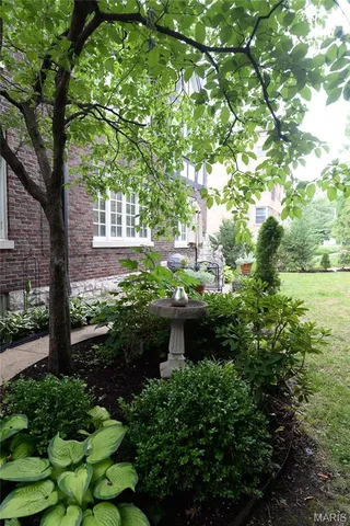 $3,150 | 7574 York Drive, Clayton, MO 63105