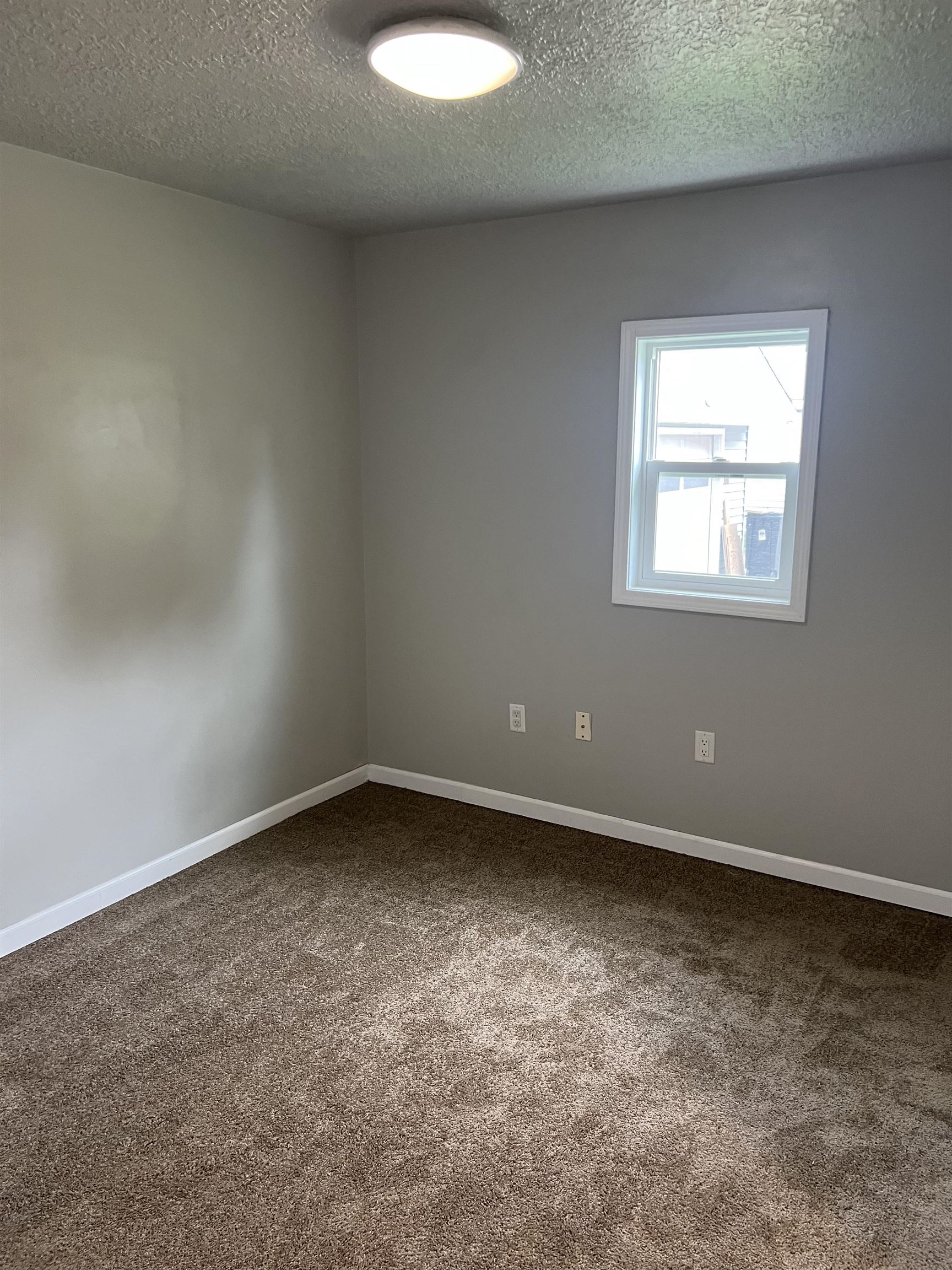 1104 East Hurd Road Clio, MI 48420 - Photo 9 of 23 50185863-51cd5ba5-1c3b-4f27-90c9-641afe93dafd.JPG