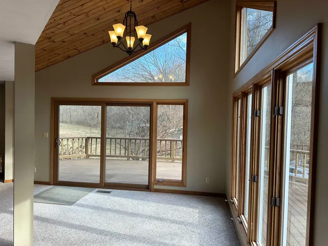 $675,000 | 1300 Shoal Creek Road, Unit 1, Murphysboro, IL 62966