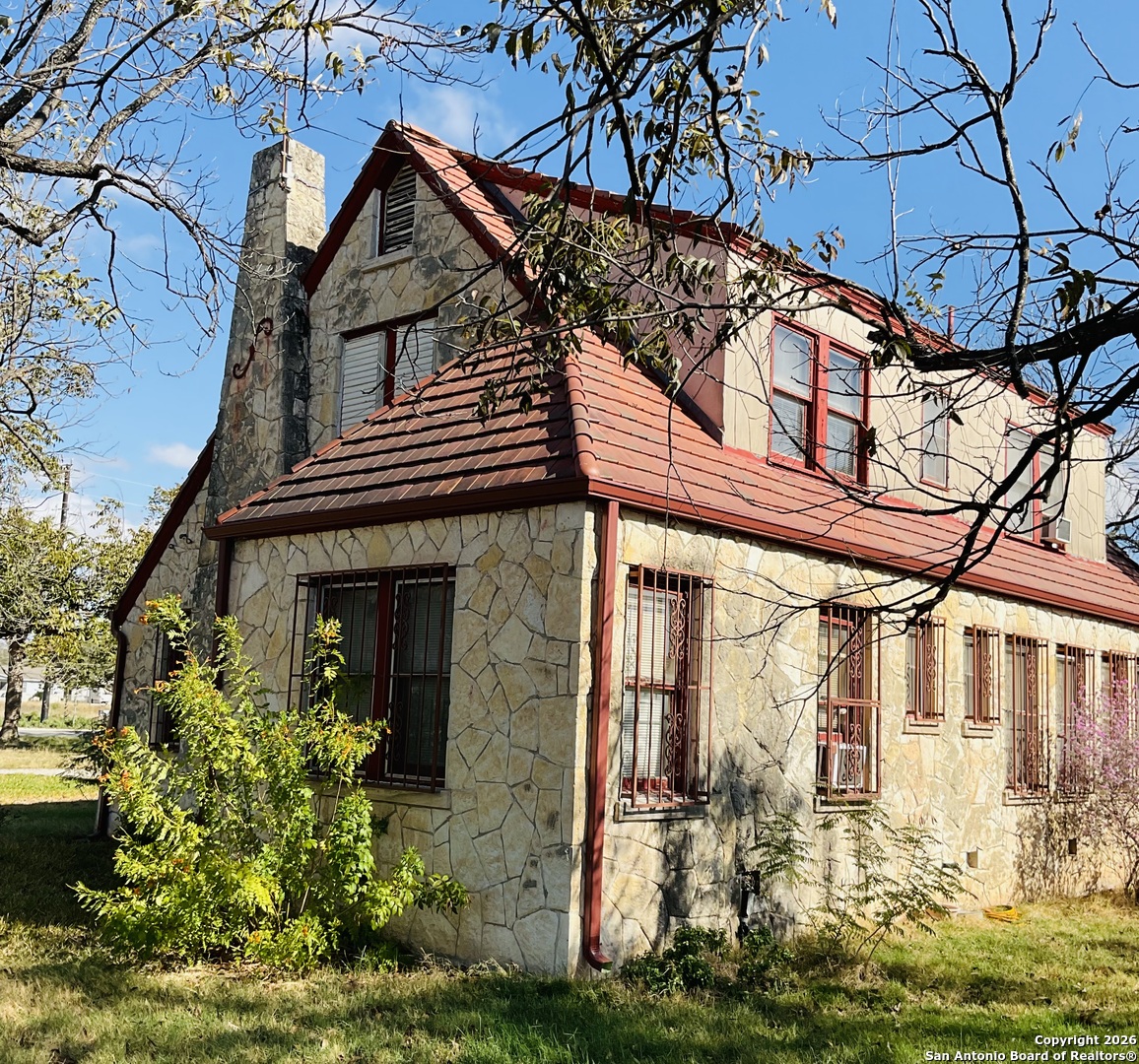 2940 Castroville Road San Antonio, TX 78237 - Photo 8 of 9 a front view of a house