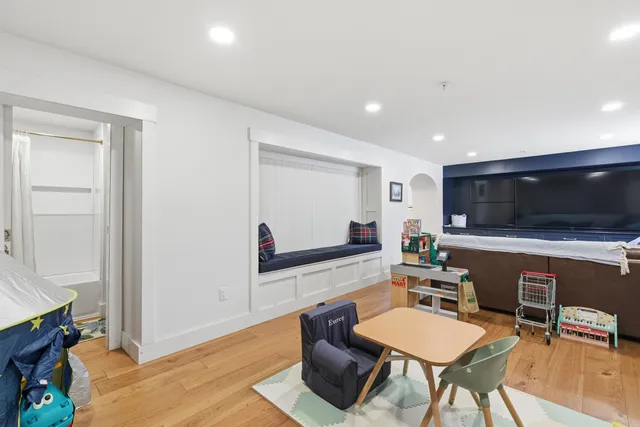 $850,000 | 21 Ice Pond Drive, Portland, ME 04103