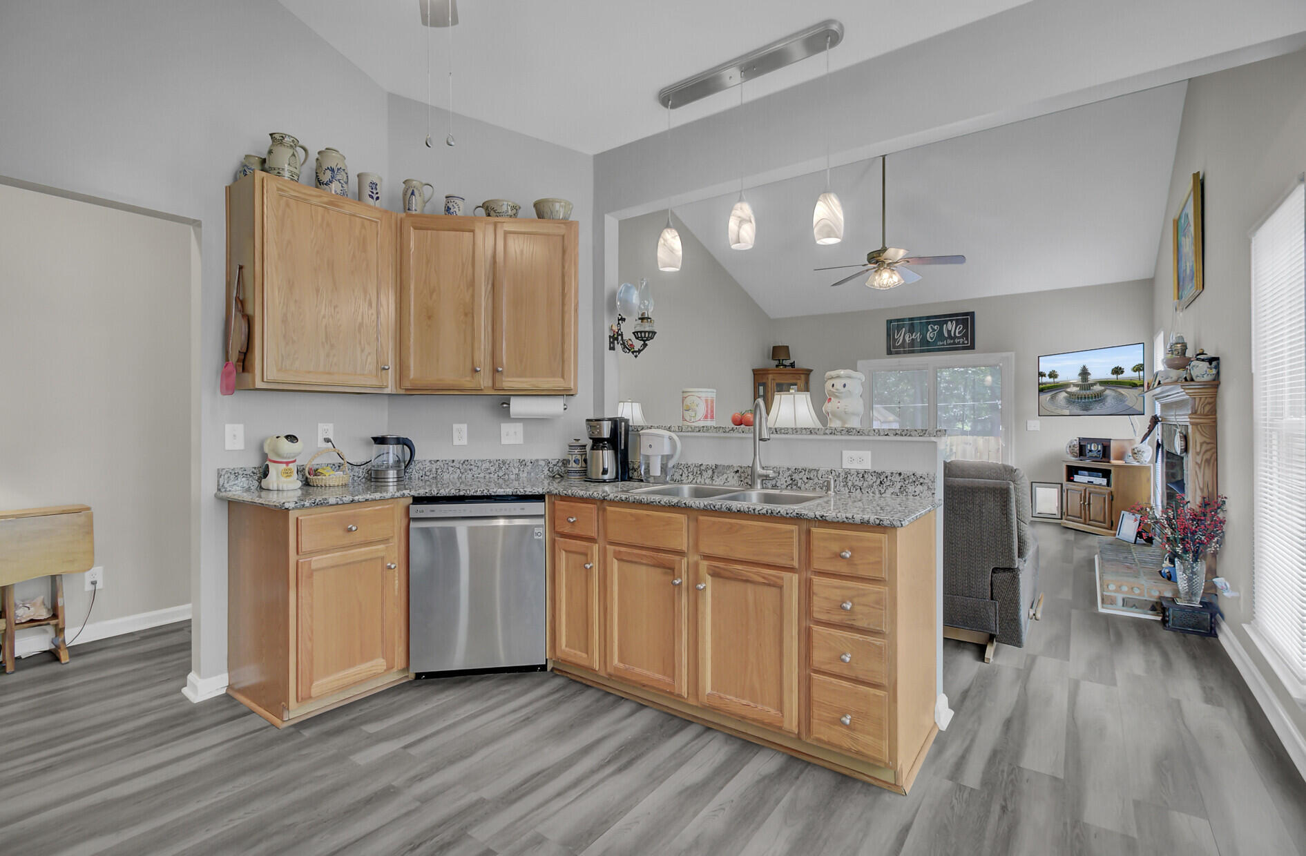 198 Lancaster Road Summerville, SC 29485 - Photo 12 of 34 Kitchen