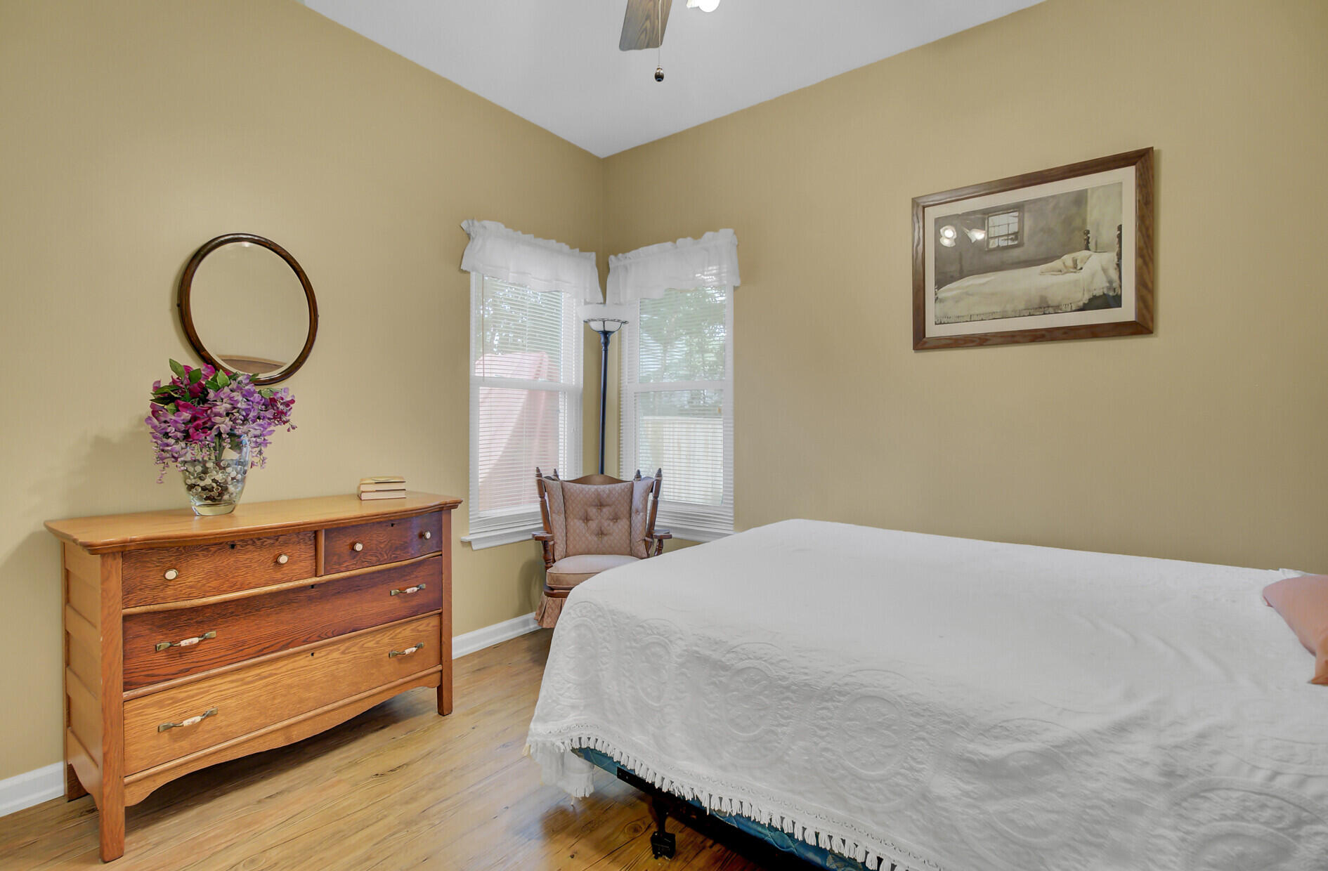 198 Lancaster Road Summerville, SC 29485 - Photo 21 of 34 Upgraded with Laminate Flooring