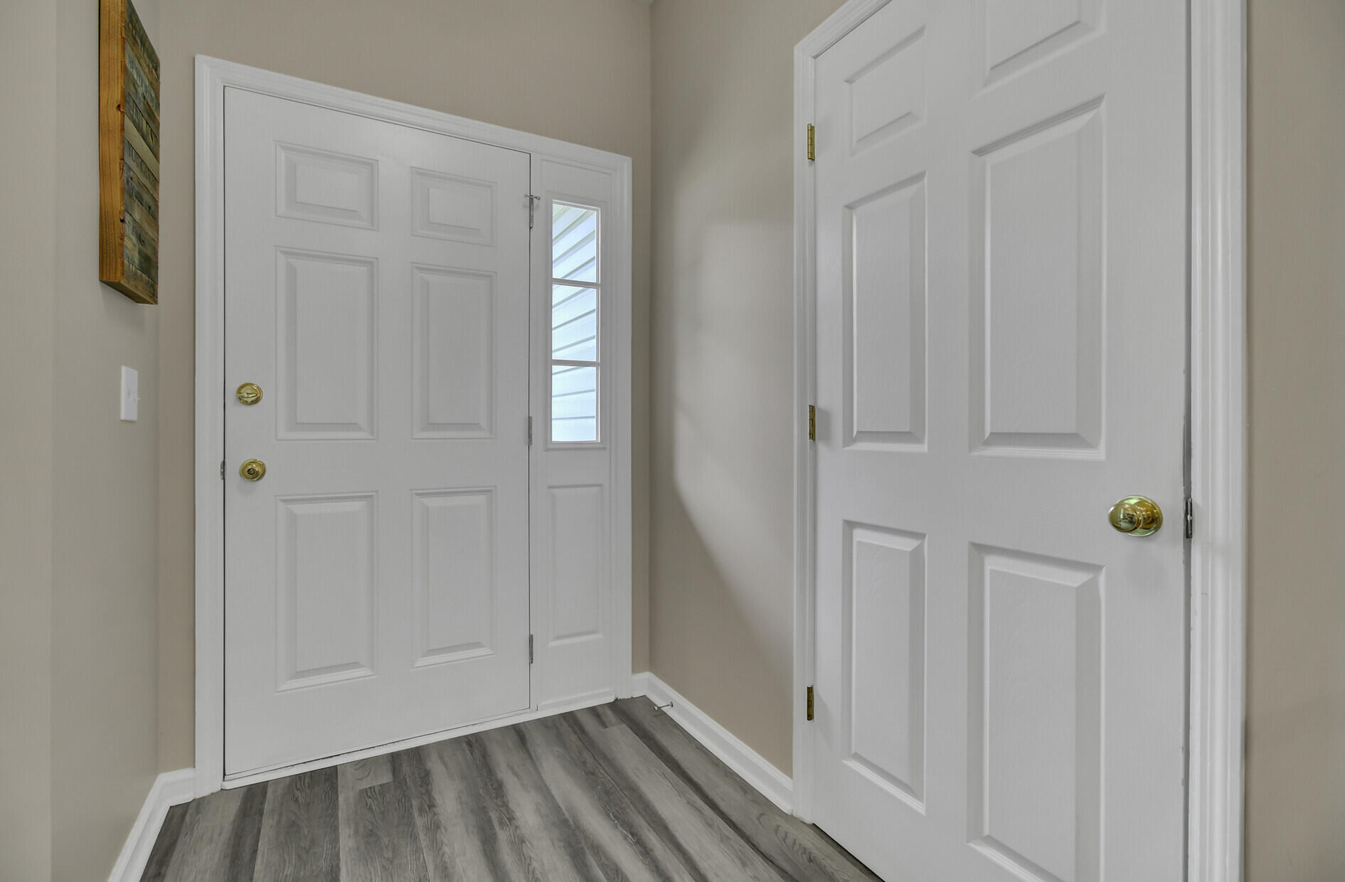 198 Lancaster Road Summerville, SC 29485 - Photo 4 of 34 Entry Foyer