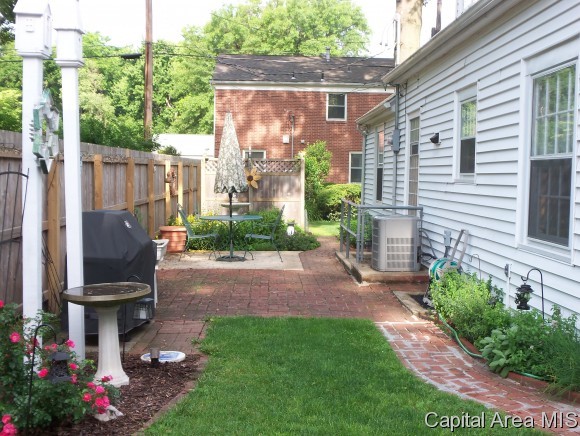 1414 West Ash Street Springfield, IL 62704 - Photo 2 of 19 Gallery Image 2