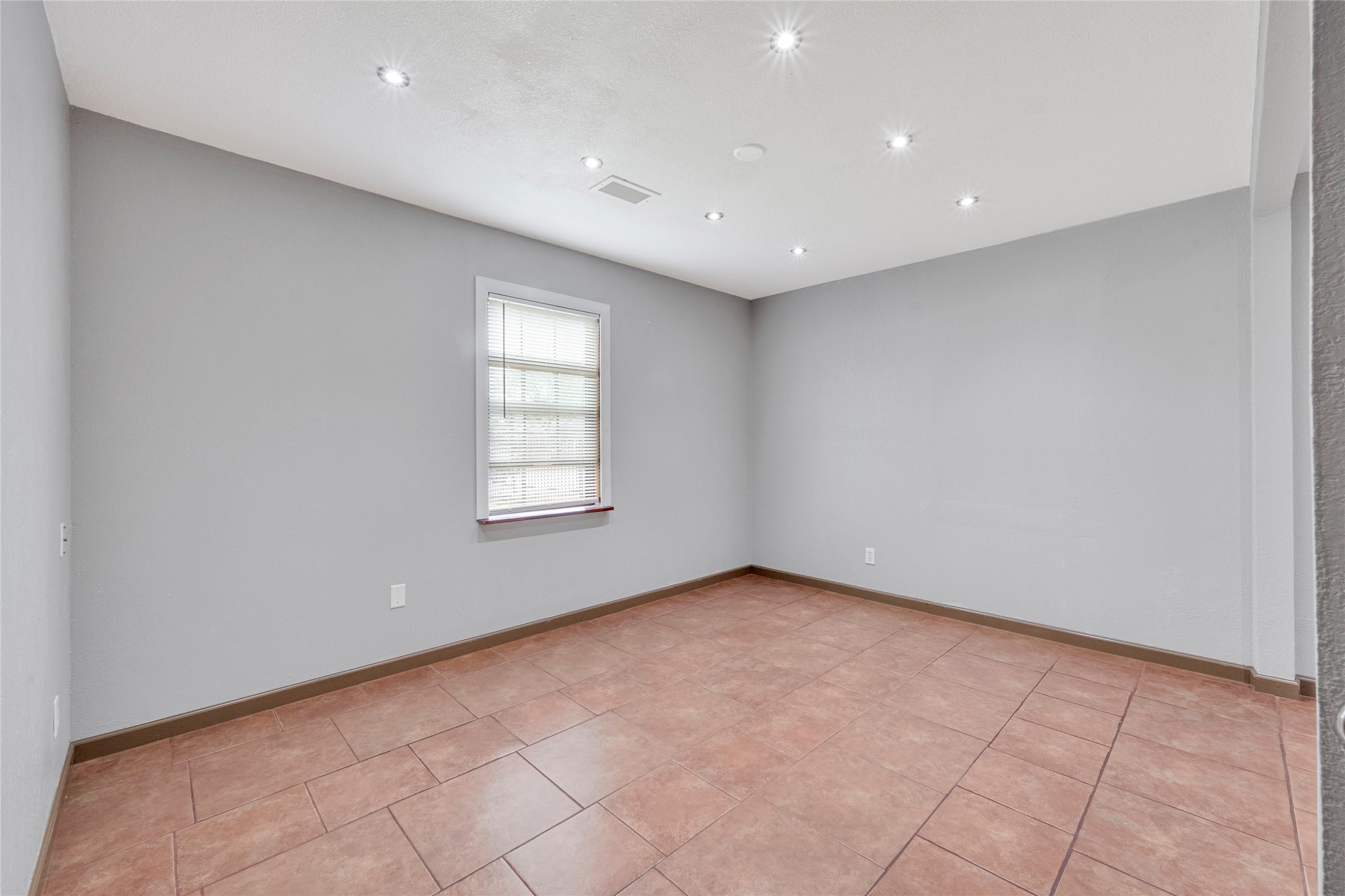 710 Woodhue Street Channelview, TX 77530 - Photo 16 of 26
