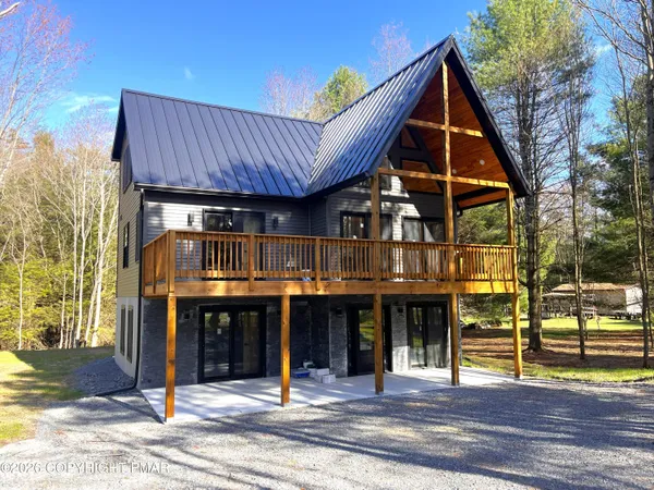 $849,999 | 796 Towamensing Trail, Albrightsville, PA 18210