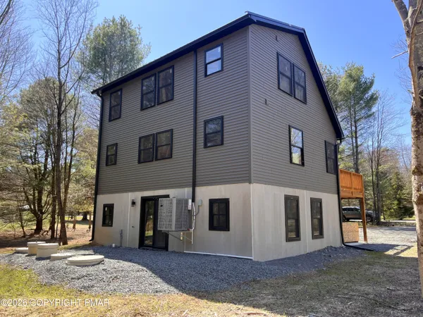 $849,999 | 796 Towamensing Trail, Albrightsville, PA 18210