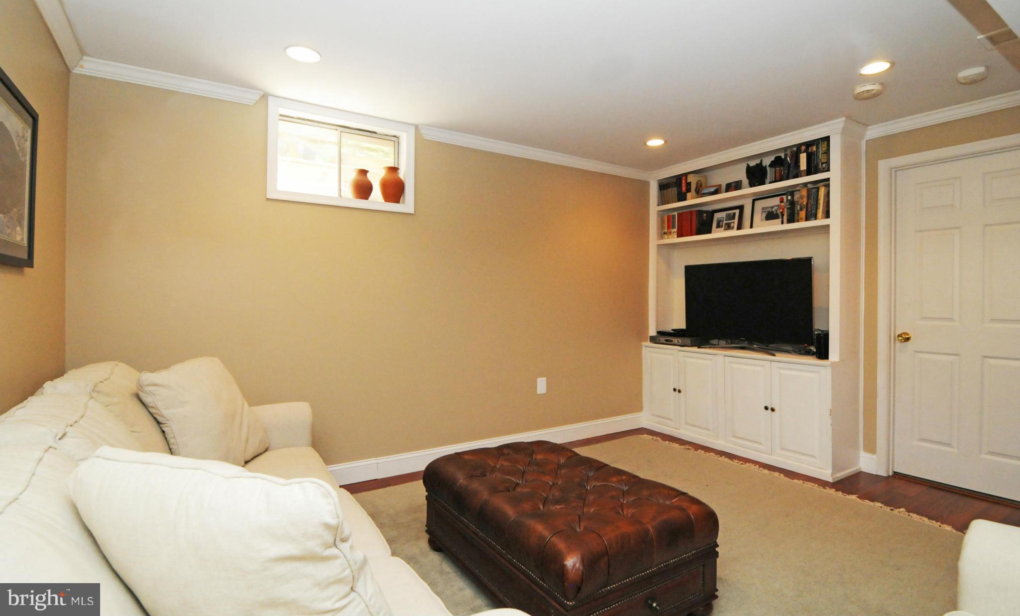 2101 Salt Kettle Way Reston, VA 20191 - Photo 27 of 30 RECESSED LIGHTS AND BUILT-INS