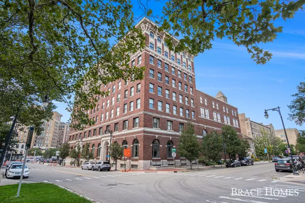 $489,900 | 27 Library Street Northeast, Unit 702, Grand Rapids, MI 49503