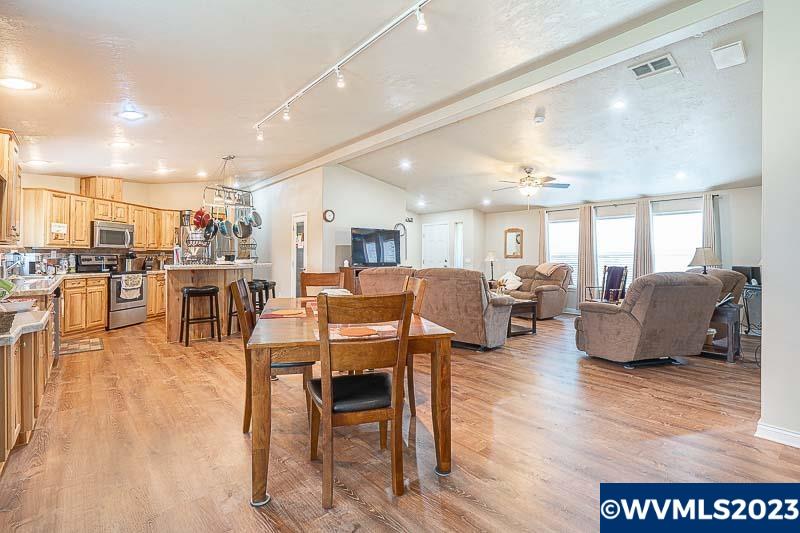 2890 Stoltz Hill Road Lebanon, OR 97355 - Photo 9 of 38 Gallery Image 9