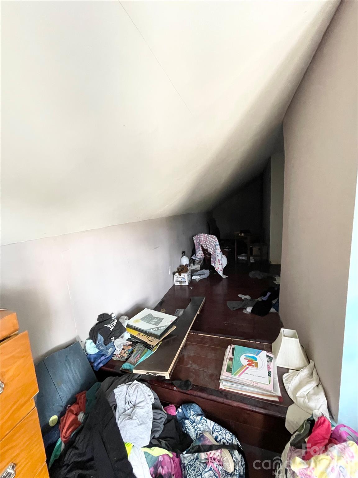 2831 Bettis Road Grover, NC 28073 - Photo 27 of 34 a room with furniture and musical instruments