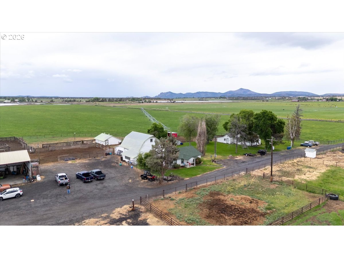 10400 Southwest Houston Lake Road Powell Butte, OR 97753 - Photo 5 of 48