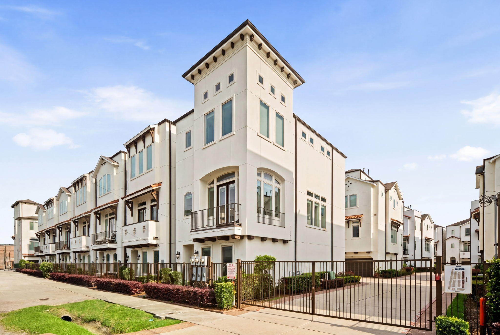 Perfectly positioned near some of Houston’s best dining and local favorites, 4115 Schuler offers the ideal blend of convenience and elevated living.