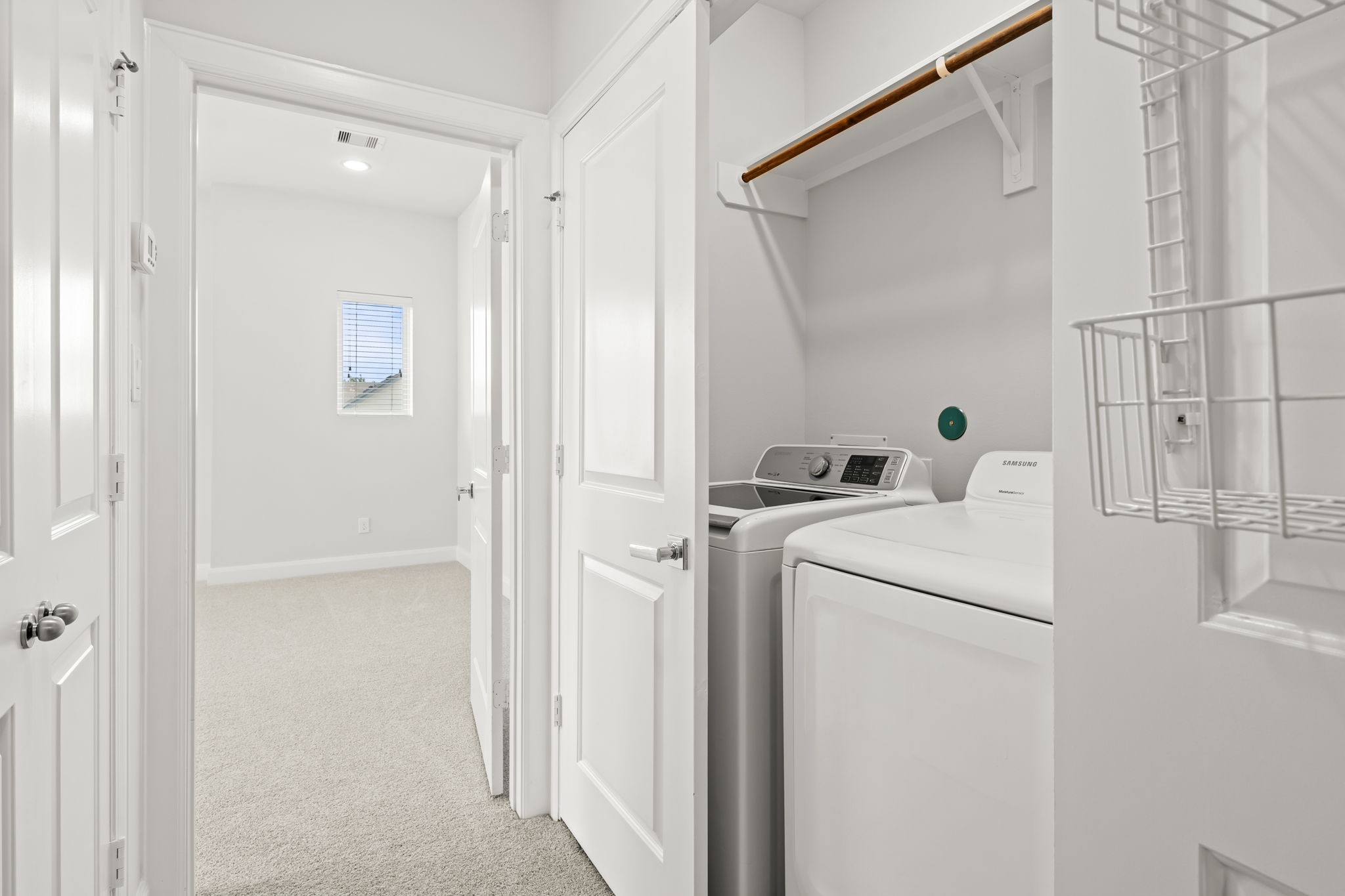 4115 Schuler Street Houston, TX 77007 - Photo 21 of 32 Convenient in home utility room, washer and dryer and additional storage space.