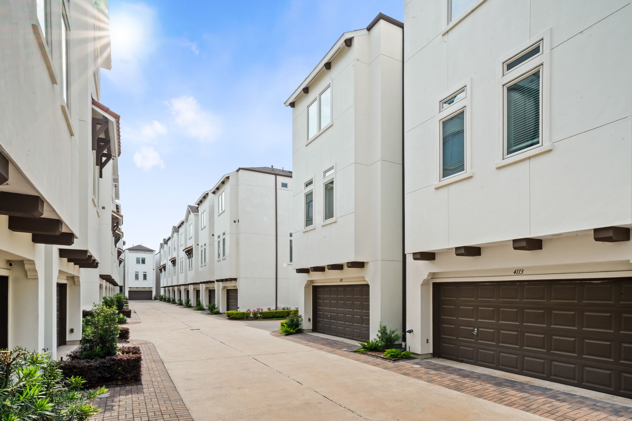 4115 Schuler Street Houston, TX 77007 - Photo 26 of 32 Well maintained gated community with clean streets, attached garages and a quiet tucked away feel.