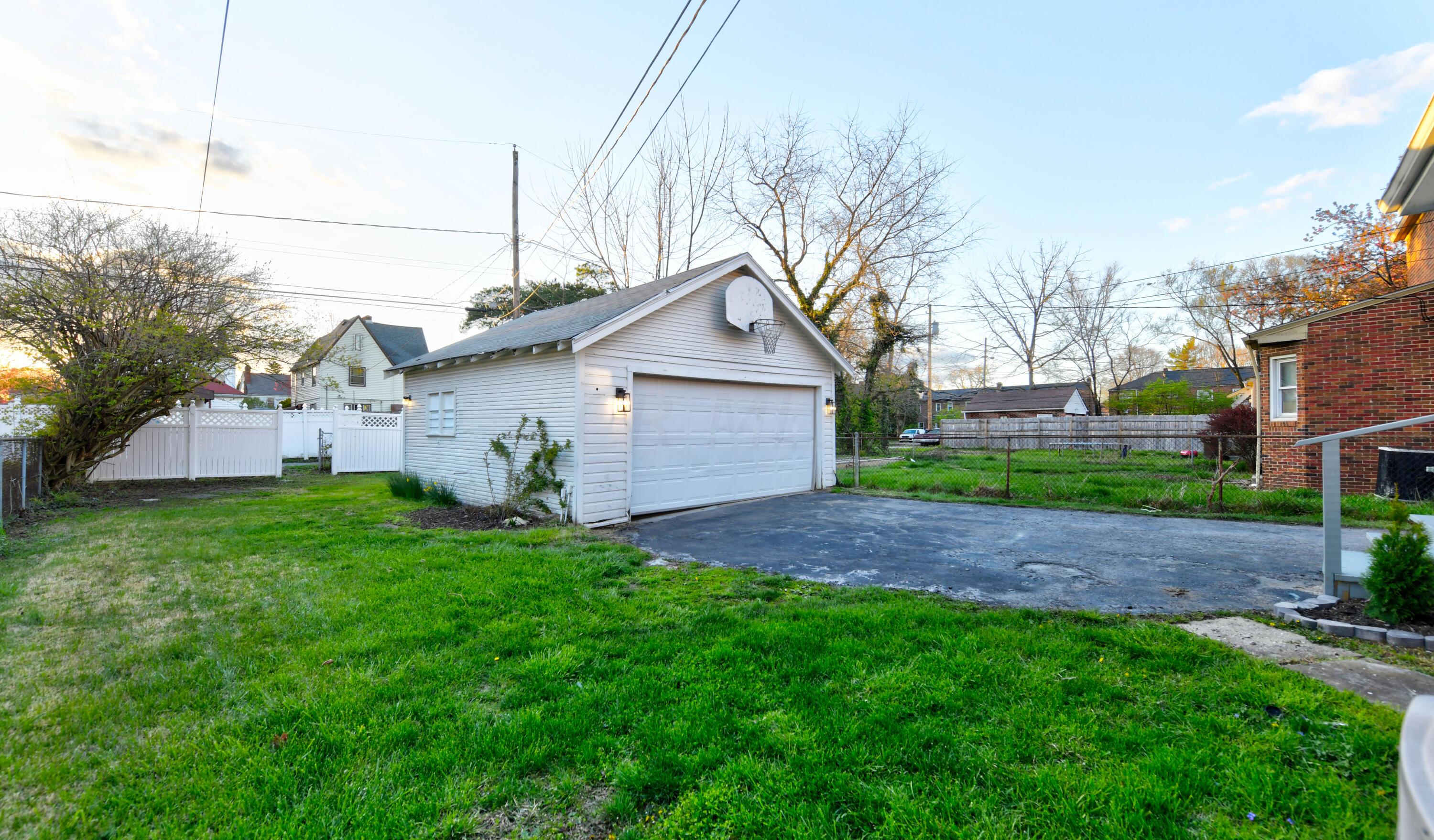 1069 Berkeley Road Columbus, OH 43206 - Photo 42 of 42 Yard