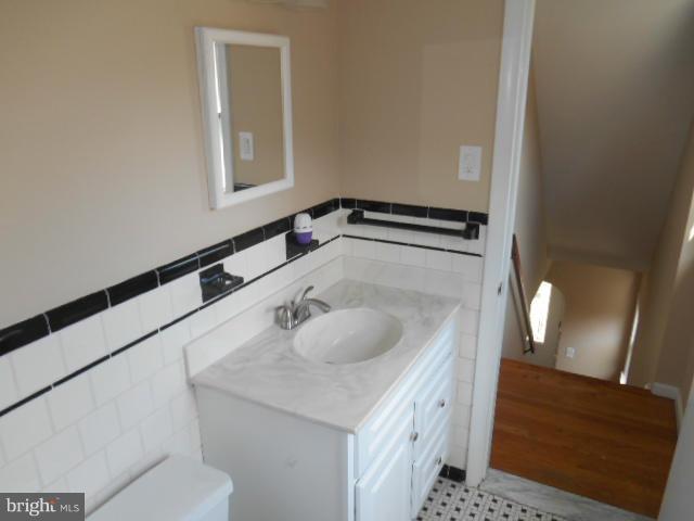 8117 Woodhaven Road Baltimore, MD 21237 - Photo 9 of 20 Bath