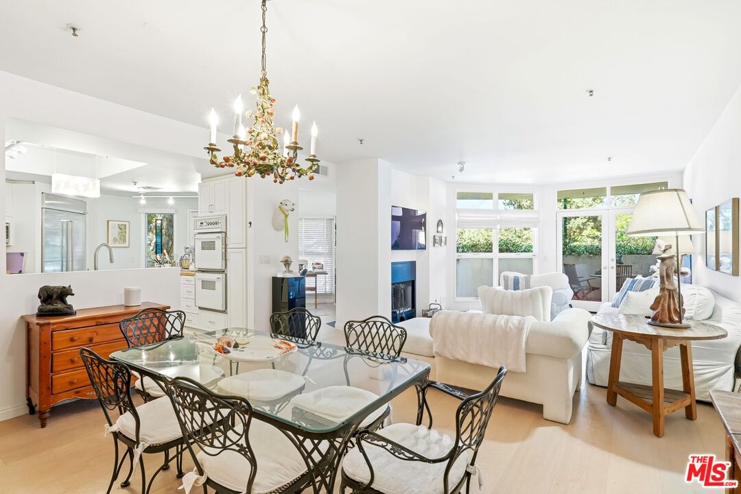 2115 3rd Street, Unit 102 Santa Monica, CA 90405 - Photo 1 of 20