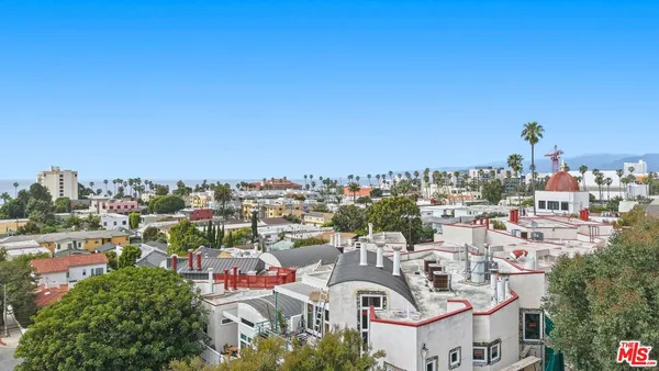 $1,495,000 | 2115 3rd Street, Unit 102, Santa Monica, CA 90405