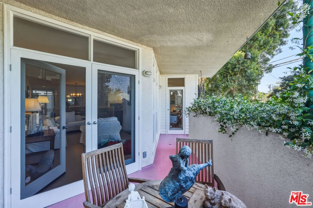 2115 3rd Street, Unit 102 Santa Monica, CA 90405 - Photo 4 of 20