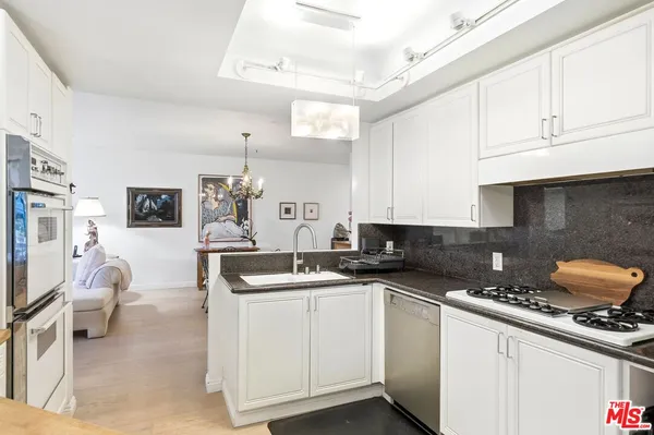 $1,495,000 | 2115 3rd Street, Unit 102, Santa Monica, CA 90405