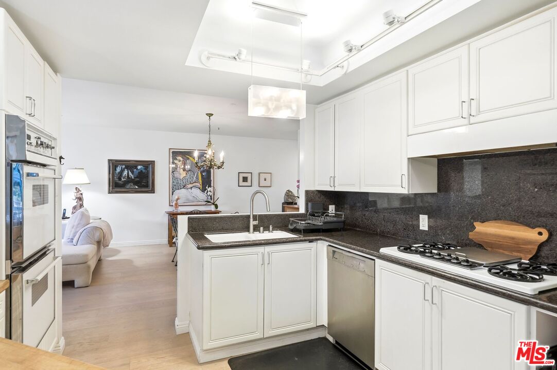 2115 3rd Street, Unit 102 Santa Monica, CA 90405 - Photo 7 of 20