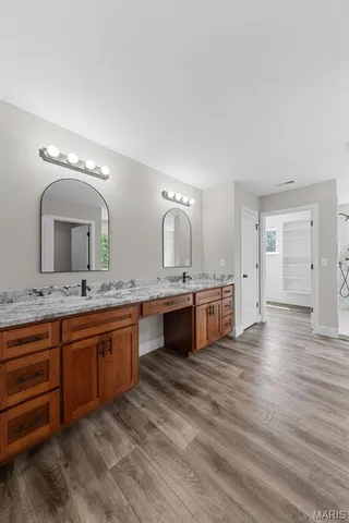 $695,000 | 333 Highway D Hawk Point, Hawk Point, MO 63349